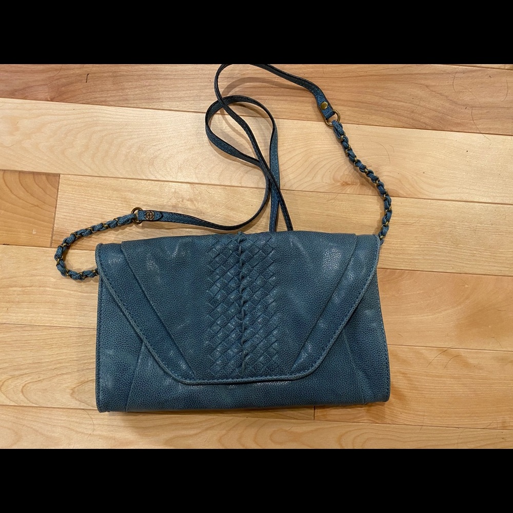 Elliot Lucca clutch
